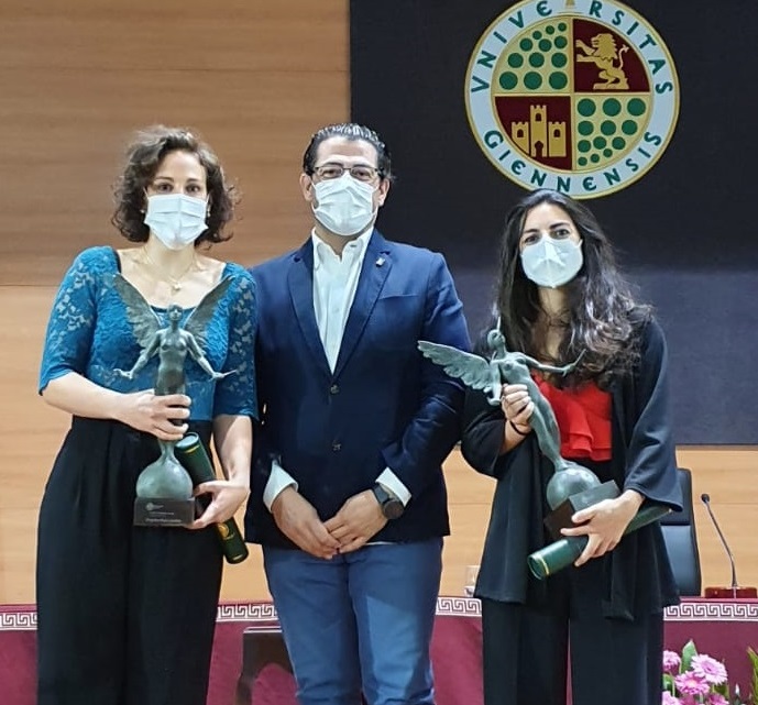 La Universidad de Jaén reconoce como ‘Natural de Jaén’ a las jugadoras internacionales de Hockey Hierba Carmen Cano y María de los Ángeles Ruiz