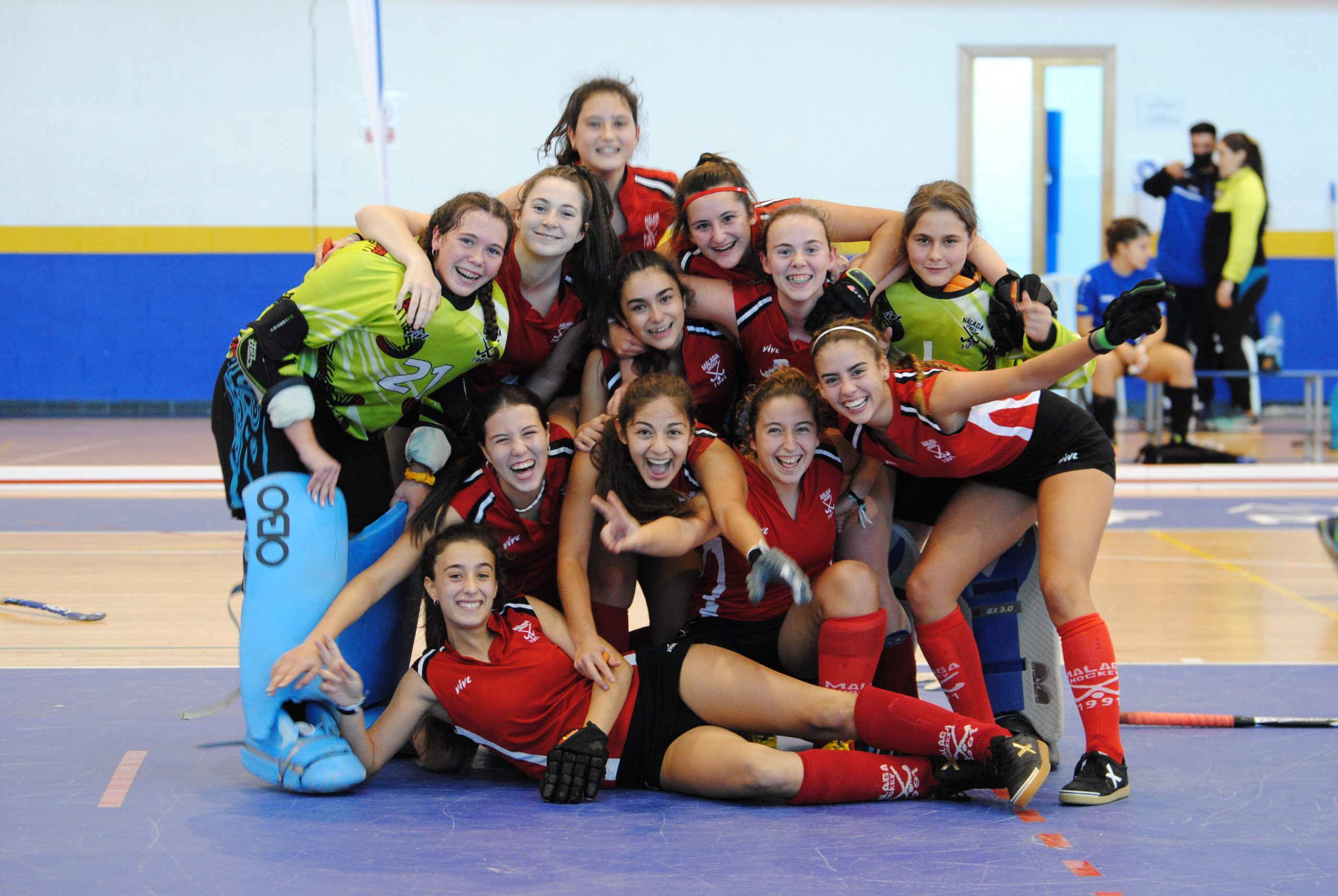 El CD Candelaria Málaga 91 se proclama campeón juvenil femenino en el Rincón de la Victoria