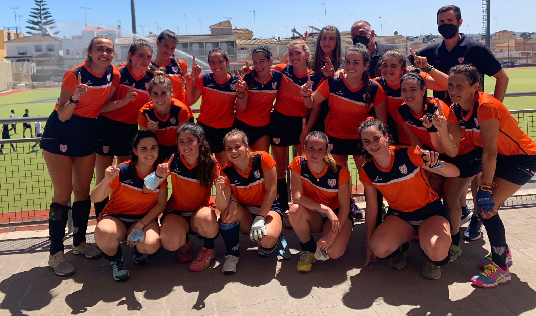 El CH San Fernando CAMPEONAS de SEGUNDA DIVISIÓN FEMENINA