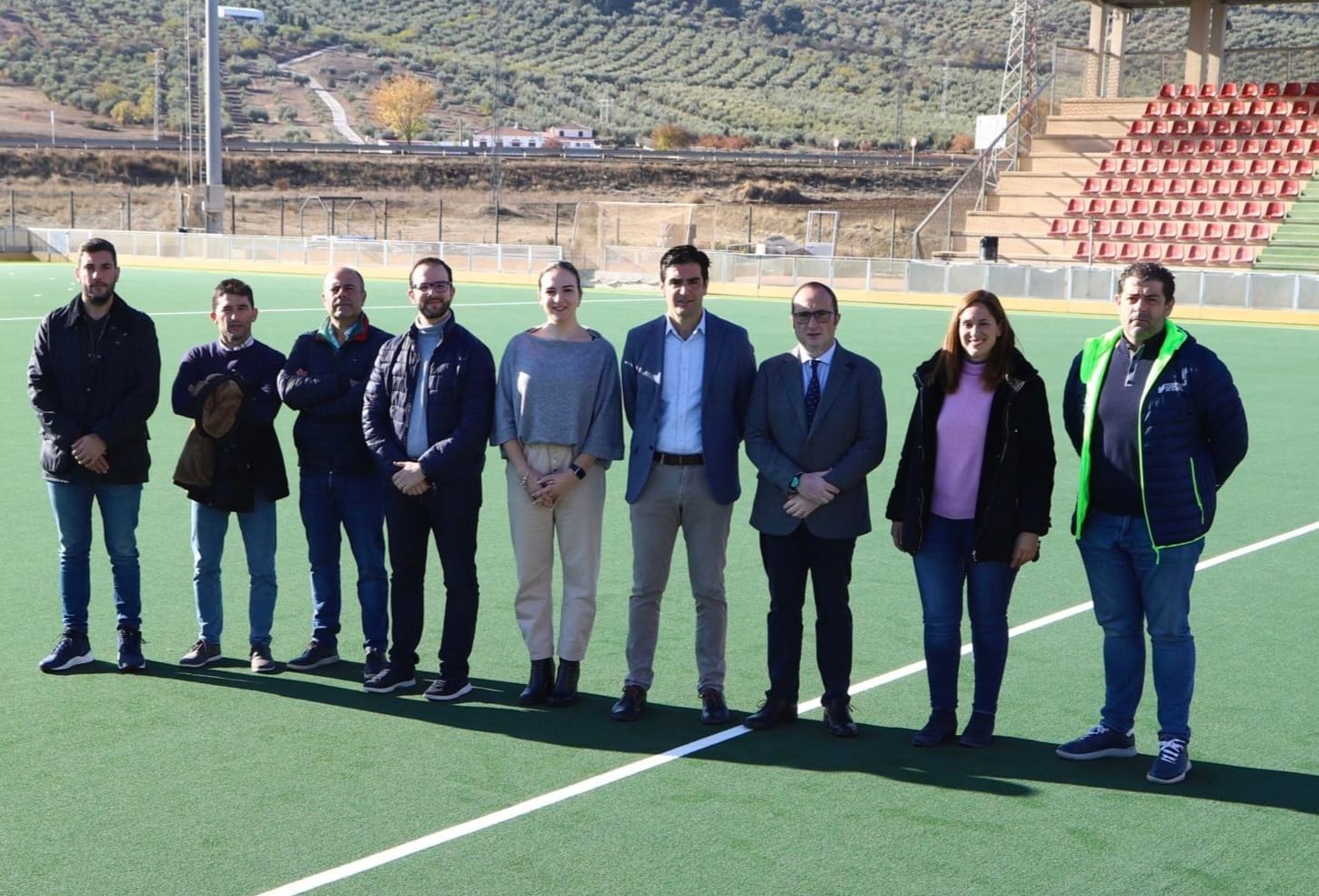 JOSÉ AYALA VISITA EL RENOVADO CAMPO DE HOCKEY DE ALCALÁ LA REAL