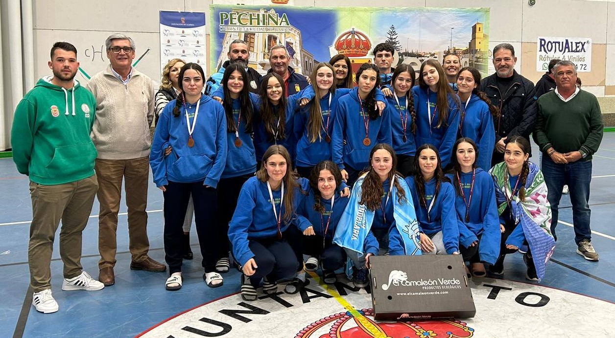 EL CANDELARIA CARRANQUE: BRONCE EN EL CAMPEONATO DE ESPAÑA CADETE FEMENINO DE HOCKEY SALA